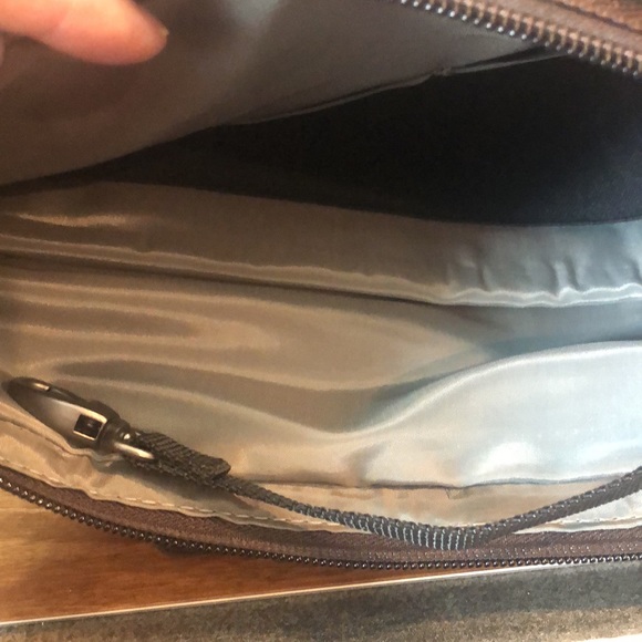 PINO PORTE unisex RFID safe backpack - Picture 8 of 8